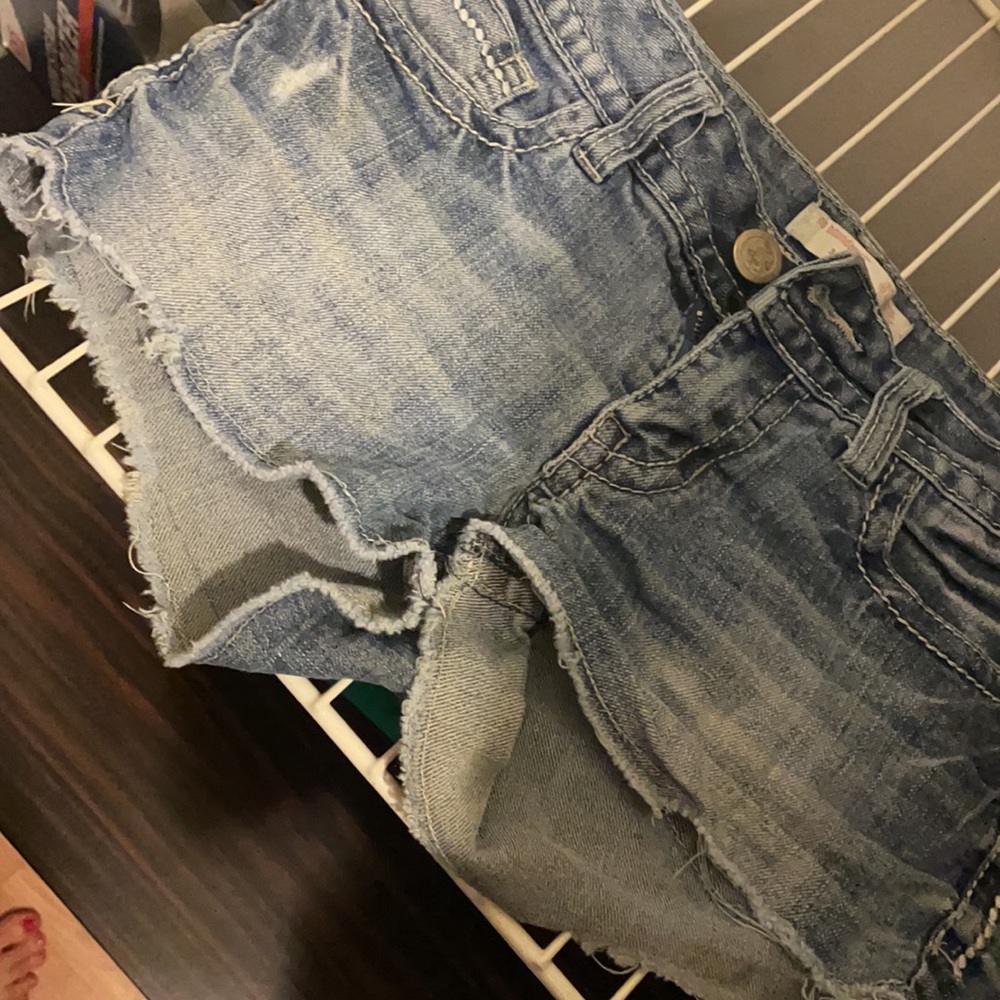 Shorts - Picture 2 of 3